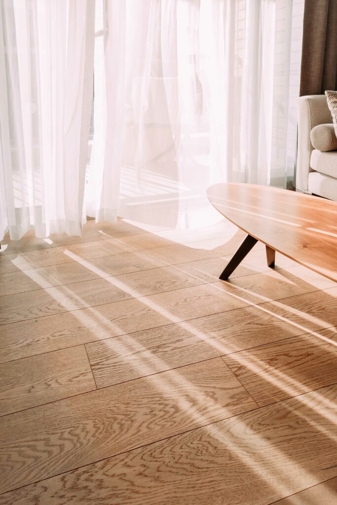 direct sunlight on room with vinyl floor