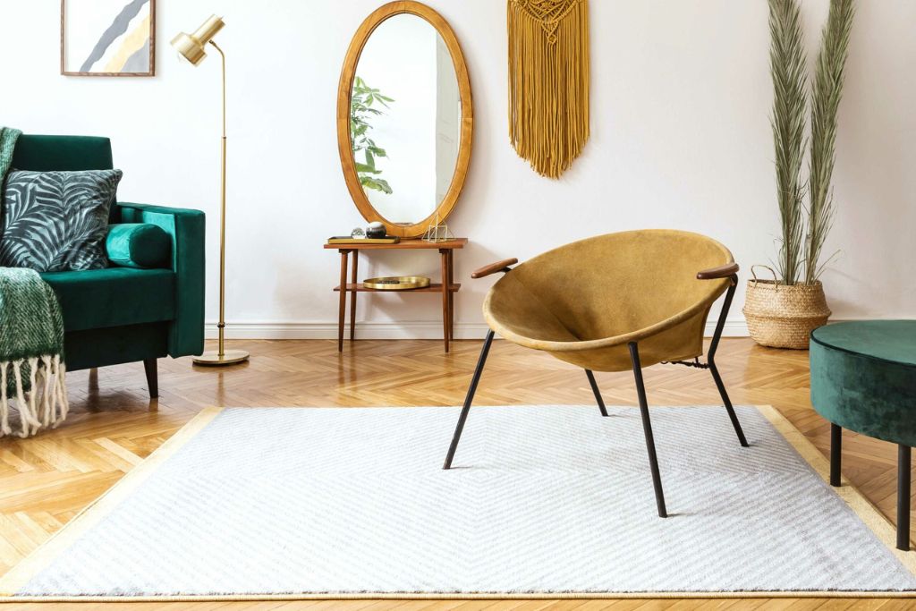 living room with carpet